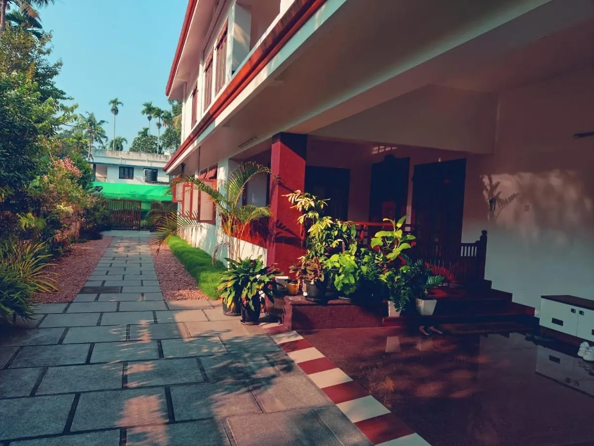 Megapodenesthomestay North Paravur